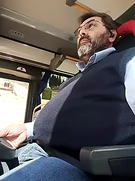 necroforo (M mature) - Senza masturbarmi e venire fino al goal