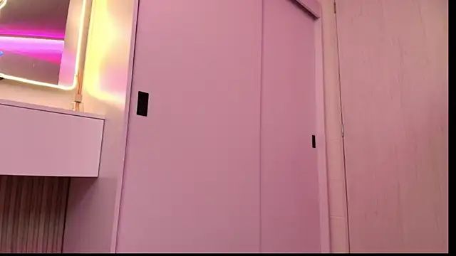 naomiamazing01 (G young) - play with my boobs