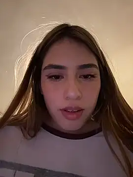 romyamo (F teen) - Fingers in pussy