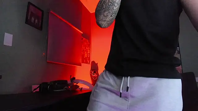 Dominatofstupid webcam