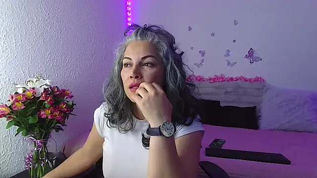 Victoria_Lover webcam