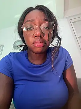 alissradiante1 webcam