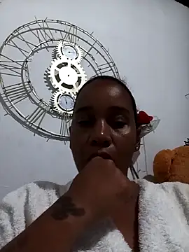 EbonyHorrny webcam