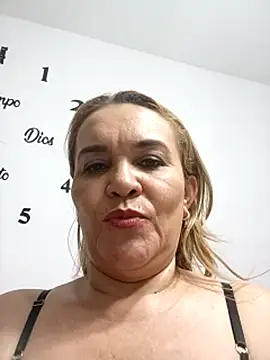 charlotte_milf30 webcam