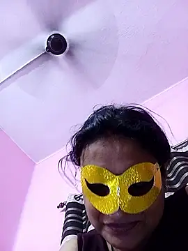 Webcam Model (Gullapi)  is live.Free join now!