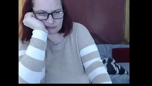 PlayfullMature webcam