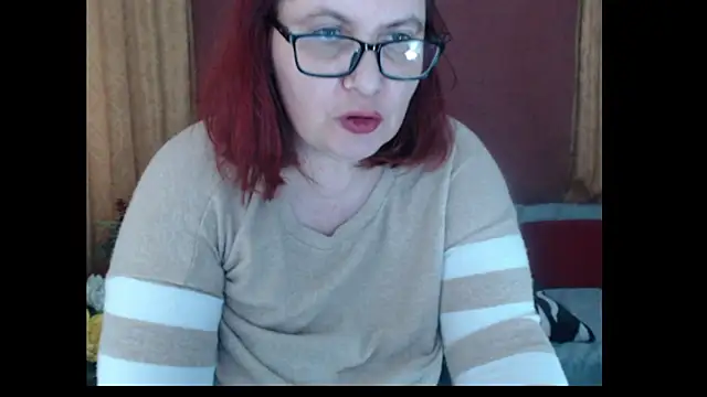 PlayfullMature webcam