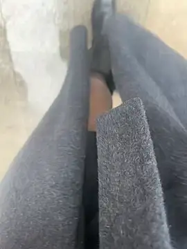 yimisun01 (F milf) - 户外超刺激……偷偷夹着小粉玩……国王👑完成✅3分钟控制小粉