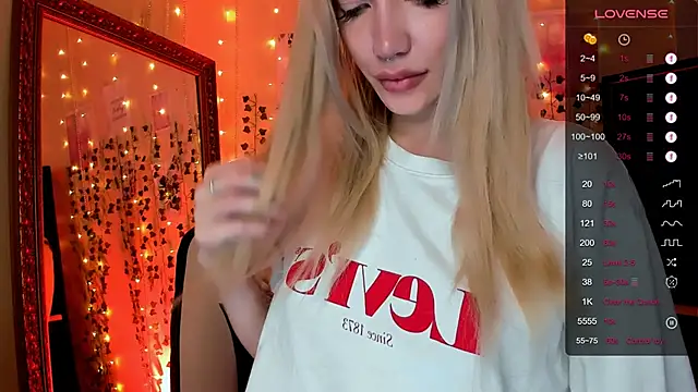 AnyaTaylor_ webcam