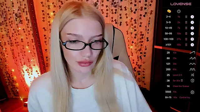 AnyaTaylor_ webcam