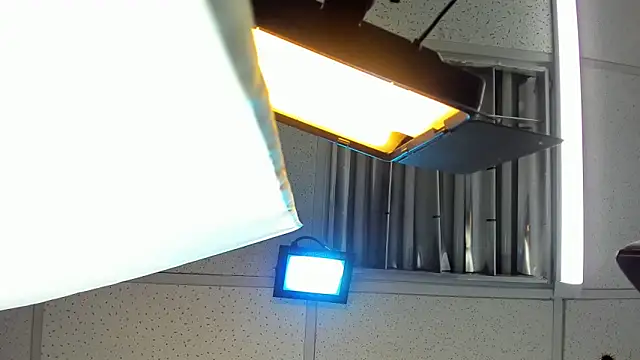 Aisha_hotts777 webcam