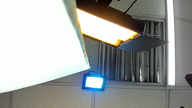 Aisha_hotts777 webcam