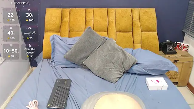 KendraaSimons webcam