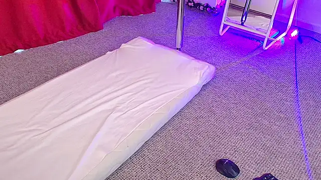 SlimTemptation webcam