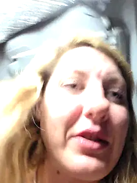 SheIsSomething webcam