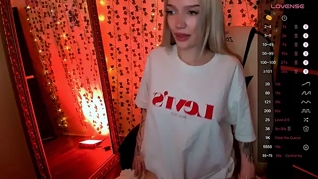 AnyaTaylor_ webcam