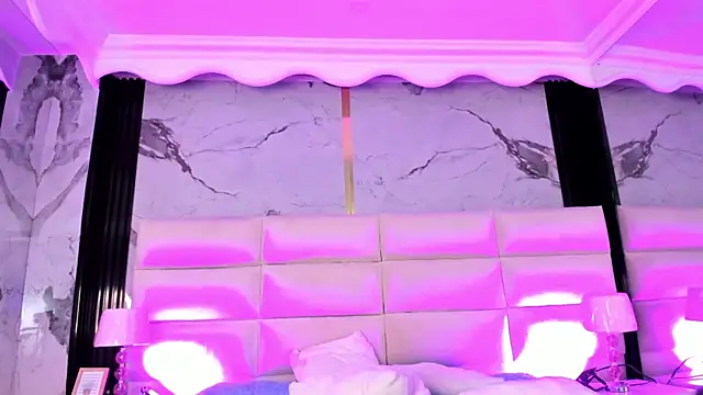 VictoriaKyros webcam