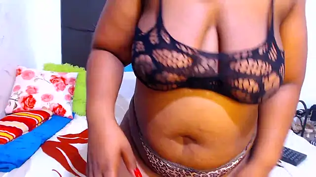 BigbootyNickyx webcam