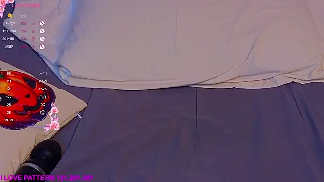 Hollara_Bangg webcam