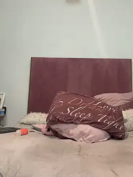 Bootyliciouse21X webcam