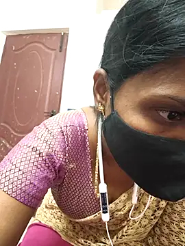 Webcam Model (Tamil_Yalini12)  is live.Free join now!