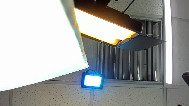 Aisha_hotts777 webcam