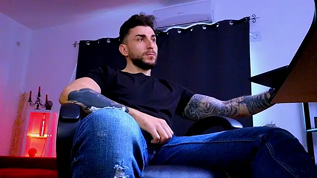 MightyAaron66 webcam