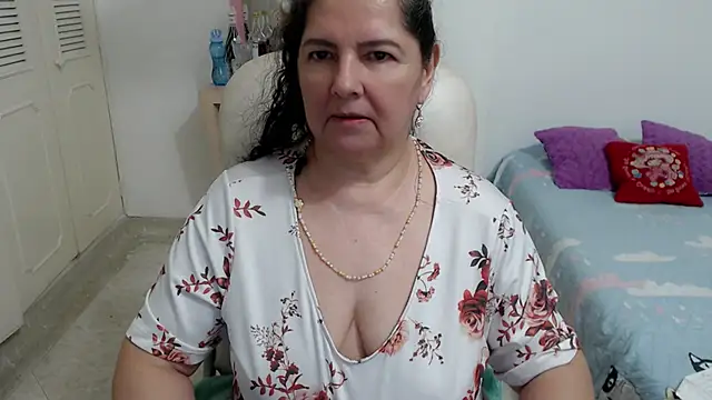 leonela_69 webcam