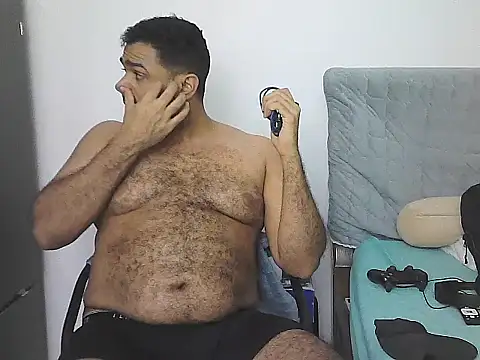 AlphaLatinoBear webcam