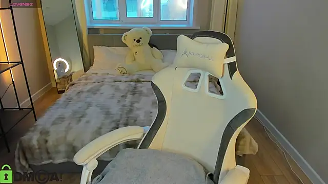 Miche1le_Allenne webcam