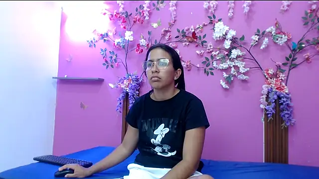 skinnysofia18 webcam