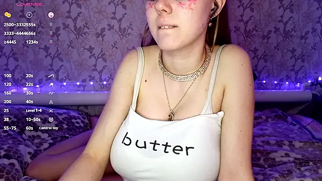 VictoriaDeese webcam