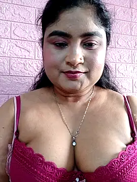 hornyriyanka - Hornyriyanka's free webcam - UK Sex Cams