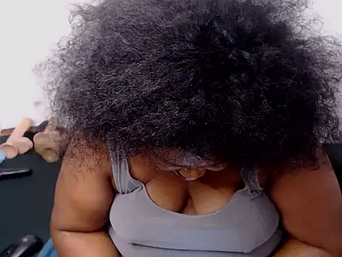 MatureBootyBabe4Uxx webcam