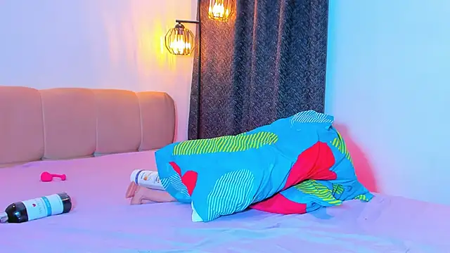 SweetLittleQueenBat webcam