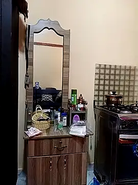 Cute_shy_Linda webcam