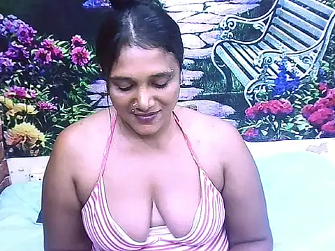 IndianSexyLady20 webcam