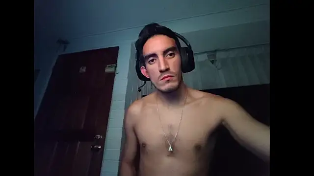 TommyMomentum webcam