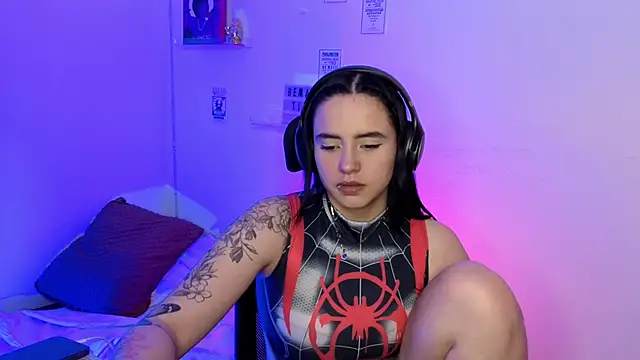 emily_lindey - Emily_Lindey's free webcam - UK Sex Cams