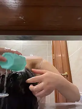 美女lucyxiaolulu在线直播