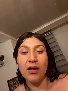 Webcam Model (Magenta_Moon)  is live.Free join now!