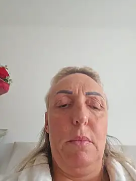 theblondecocklover webcam