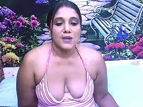 IndianSexyLady20 webcam