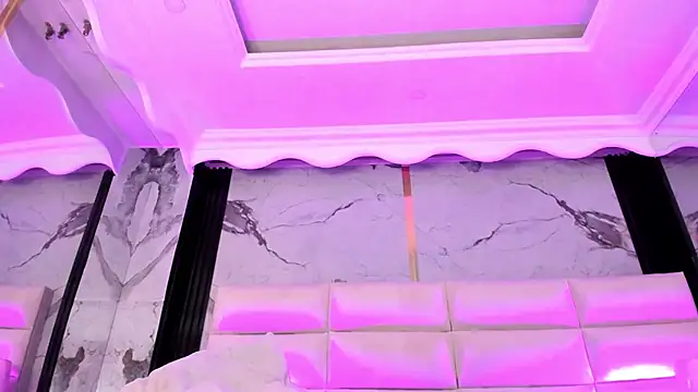 VictoriaKyros webcam