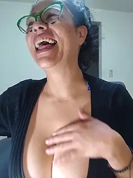 naughty_doll_horny webcam