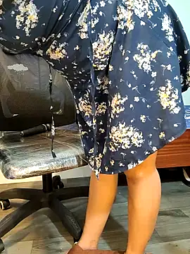 Bee___breastmilk webcam