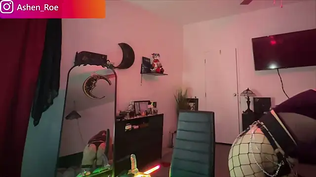 AshenRoe webcam