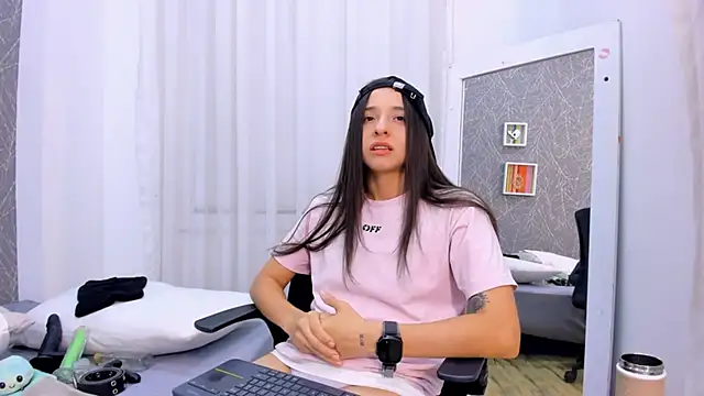 ViictoriiaSaenz webcam