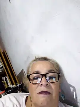 momismilf544 webcam