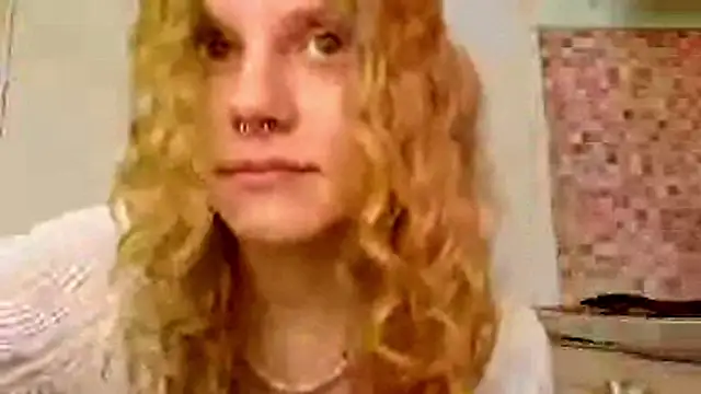 Kira_Wonderfullina webcam